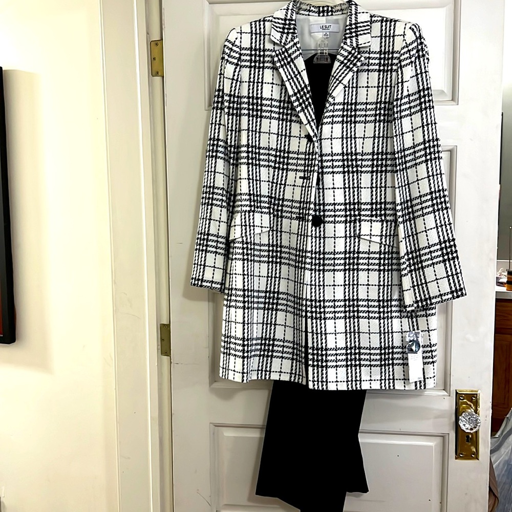 Le Suit Essentials suit brand new with tags